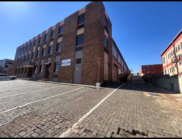 789M² WAREHOUSE TO LET IN WYNBERG